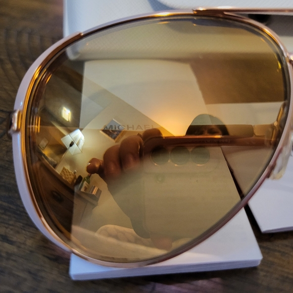 Michael Kors Chelsea Bright sunglasses - Picture 4 of 10